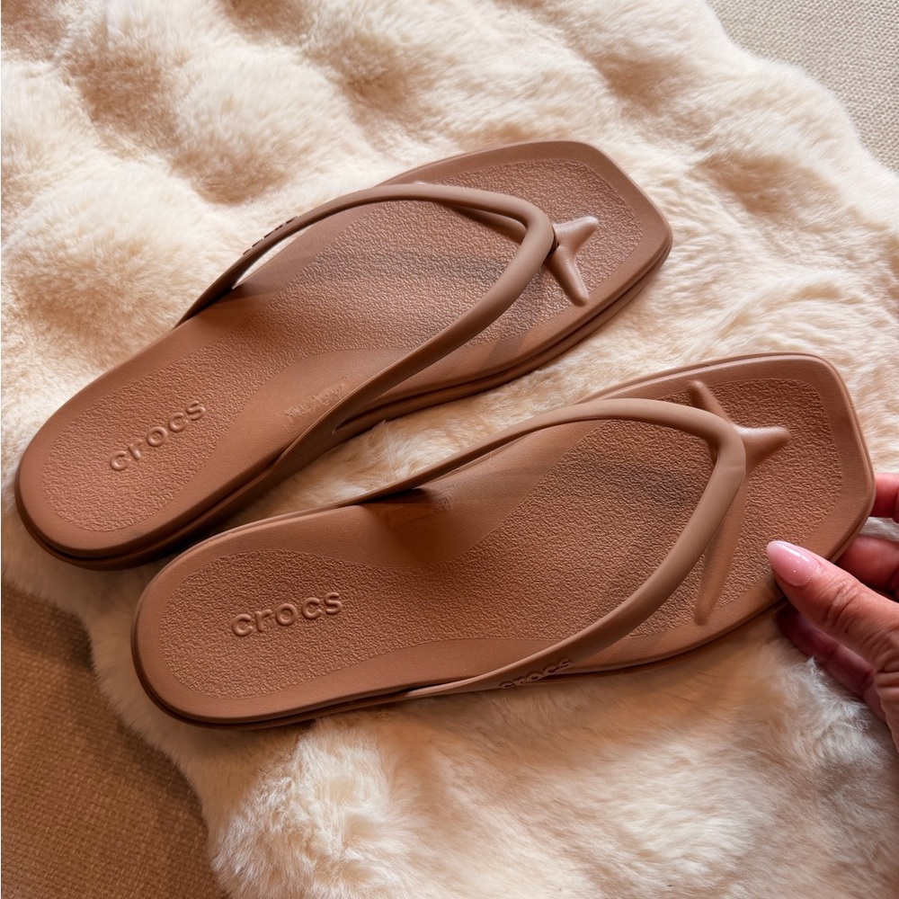 CROCS Miami Milk Chocolate Flip Flops 10